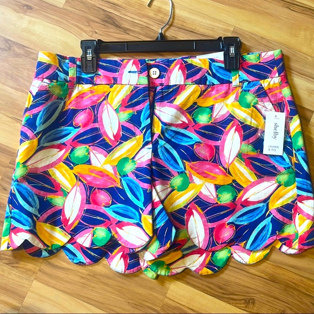 Crown & Ivy Colorful Leaf Print Women's Shorts